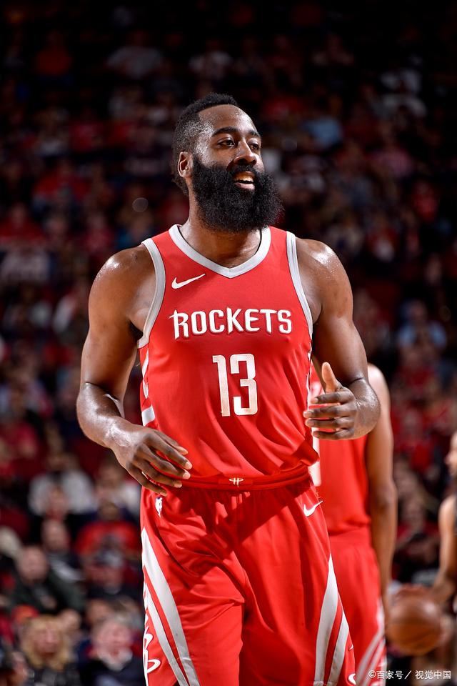 马里安诺·李维拉正式接任洋基守护神，开始其长达十余年的切球（Cutter）统治