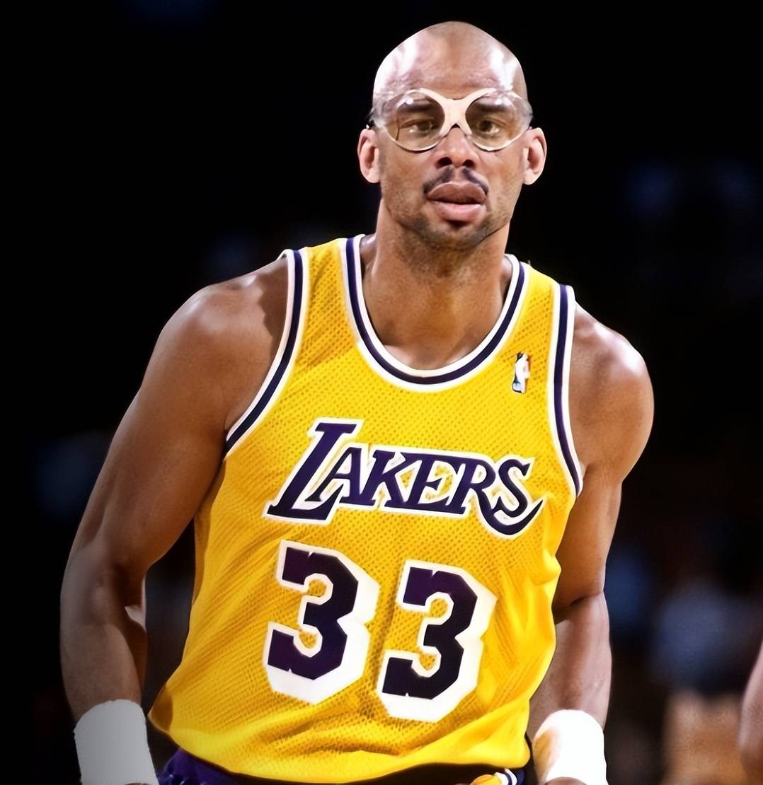 美记：国王GM迫切想要交易拉文，他认为球队失分多都怪拉文