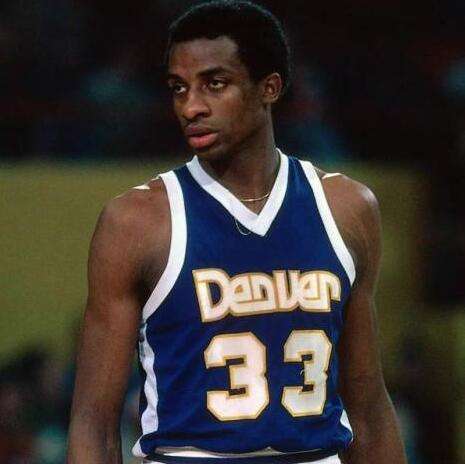 [德甲]奥利塞低射遭封堵 于帕跟进补射建功