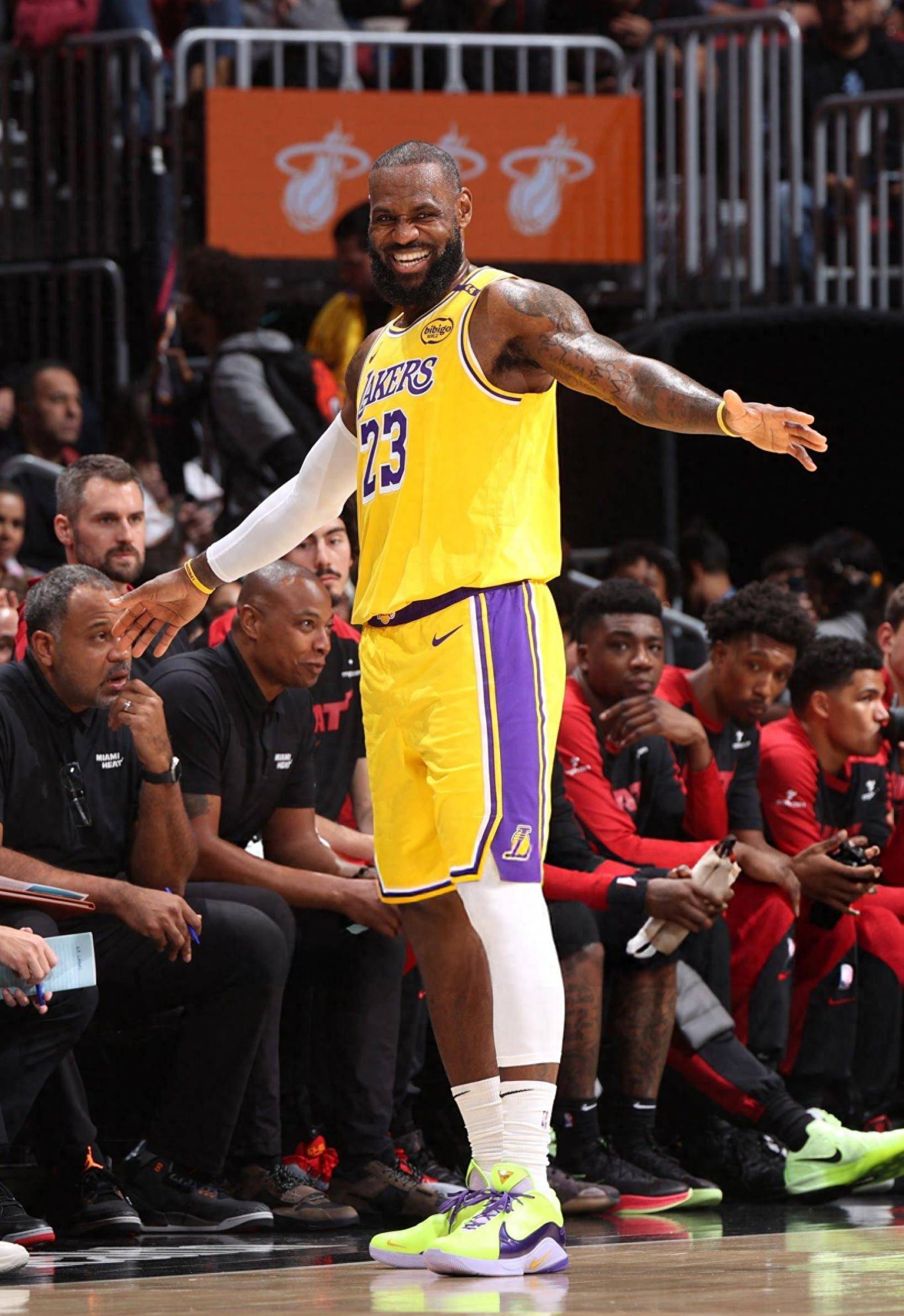 [天下足球]多点开花 大巴黎5球大捷