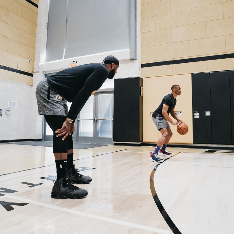 近5轮仅1胜&丢9分！皇马落后巴萨4分，银河战舰陷入低迷