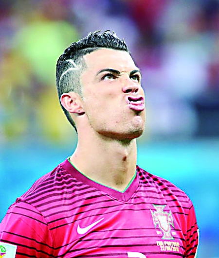 南安普顿不敌普雷斯顿后，后卫内森-伍德与本队球迷发生口角