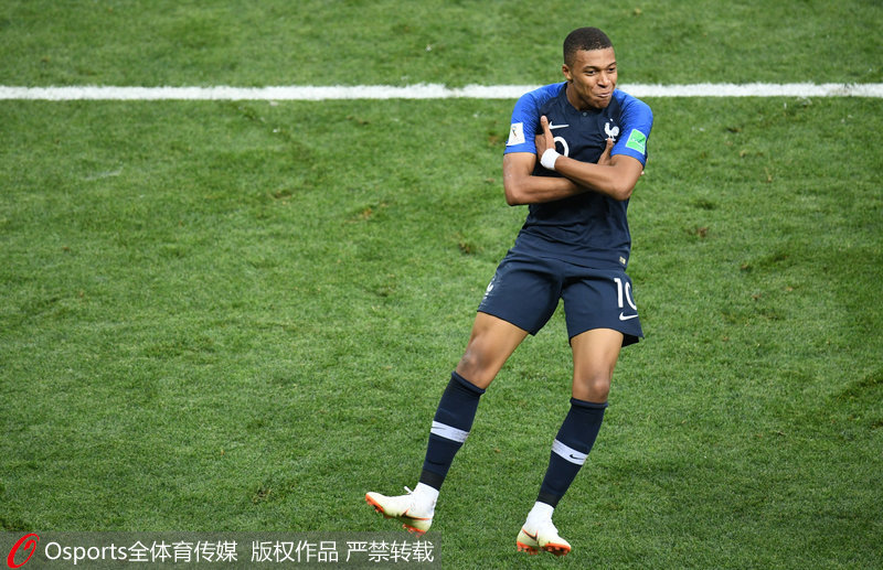 圣地亚哥教士队签下曼尼·马查多与小费南多·塔蒂斯，开启重金打造的豪门之路