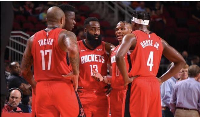 曼联签新中场恐突破1亿转会费大关！曝巨头考察左闸，被誉为德国坎塞洛