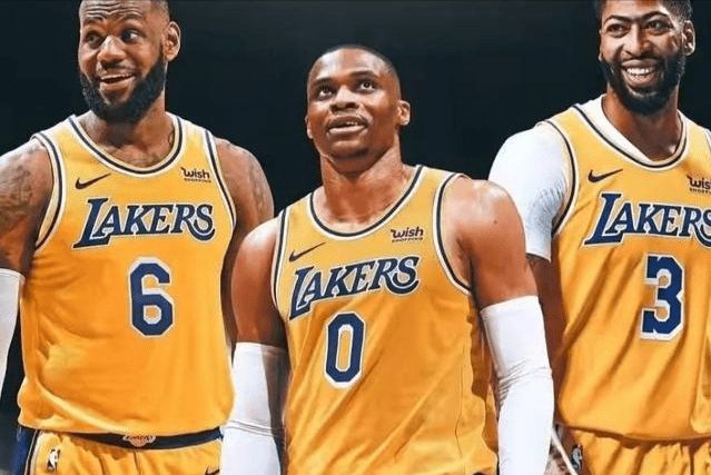 字母哥空砍31+11戈登23+6 雄鹿不敌残阵掘金